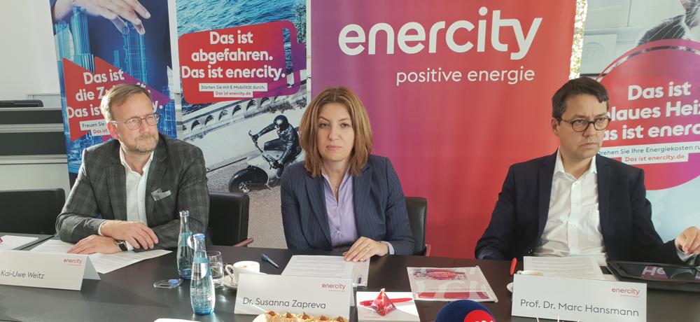 Der Enercity-Vorstand: Kai-Uwe Weitz, Dr. Susanna Zapreva-Hennerbichler und Prof. Dr. Marc Hansmann. Foto: Georg Thomas